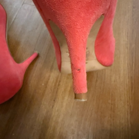 Boden pink/coral women’s Suede heels with black Bow EU size 40.5, US 9 - Picture 5 of 7